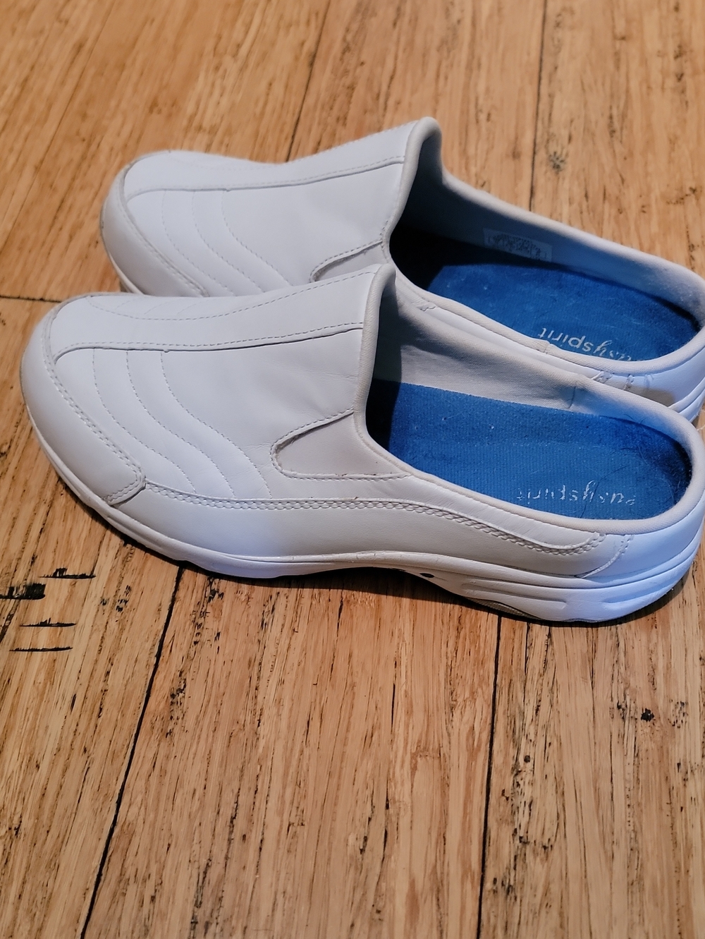 Easy spirit Size 10 Slip-On Casual Shoes in White and Blue - Picture 3 of 8